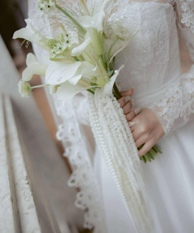 Hoa Cưới Tinh Khôi từ hoa Calla lily ,Thiên Môn và cả thiên nga mắt ngọc 