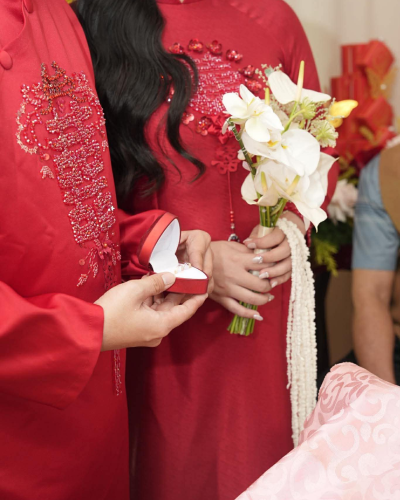 Cô Dâu Tuyết Mai