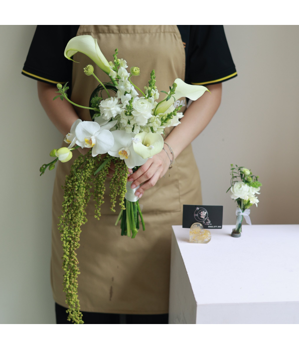Aventhia Floral