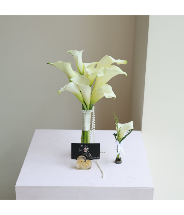 Kytherra Fleur Lab